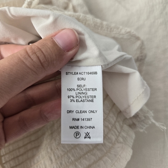 ASTR The Label XS Tonia Puff Sleeve Top Cream Ruched Smock Back NWT - Picture 7 of 8